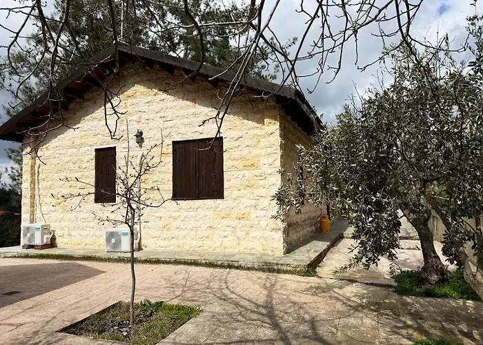 η σπηλιά του θουκυδίδη Nyaraló *