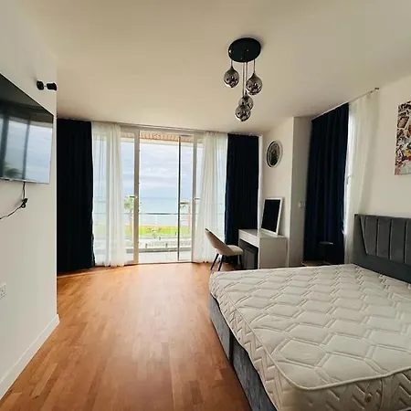 Apartment премиум на первой линии с видом на море