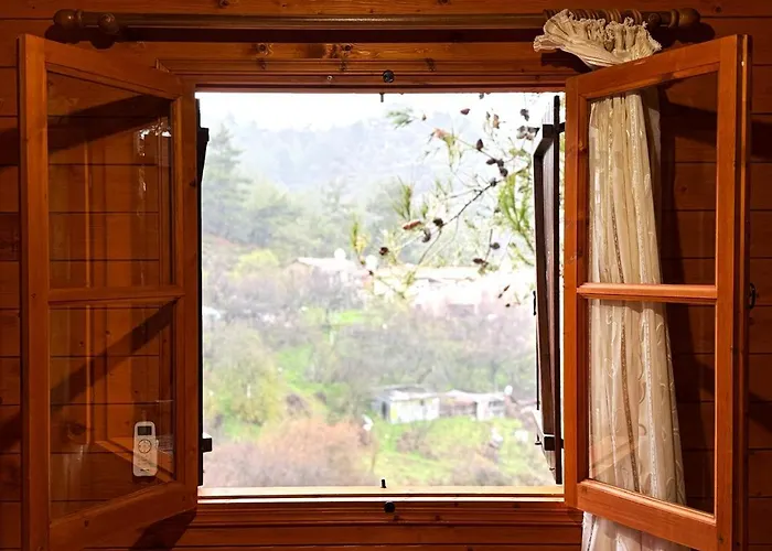 η σπηλιά του θουκυδίδη